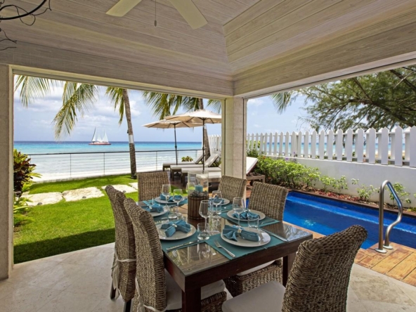 beachfront villa Radwood Beach House 2