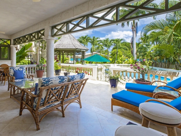 terrace of ground floor apartment Summerland 201