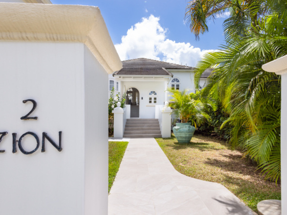 Tropical Bliss - Beautifully Landscaped Gardens Surrounding Zion House