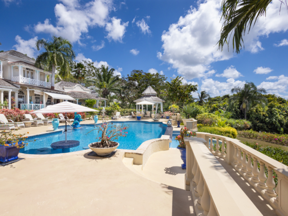 Tropical Oasis - Infinity Pool and Gazebos
