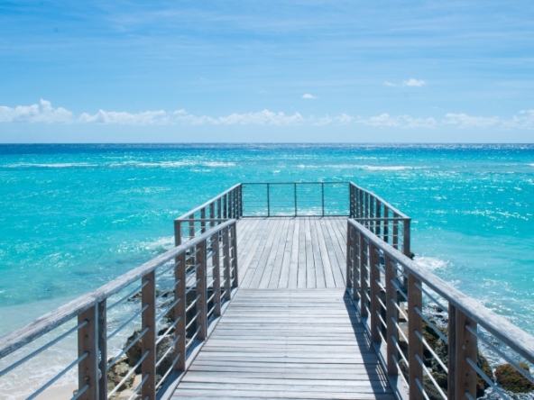 Your Beachfront Paradise - Direct Access to Pristine Sands