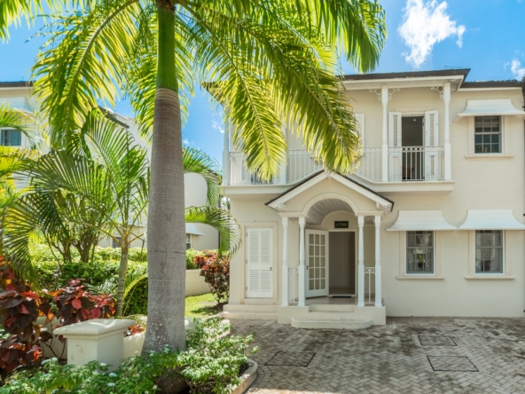 The exterior of at three bedroom house near the sea Battaleys Mews 18